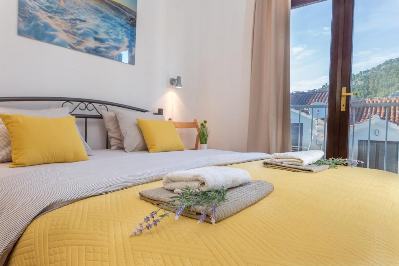 So Hvar So Good! Spacious With Terrace Apartment Đảo Hvar Ngoại thất bức ảnh